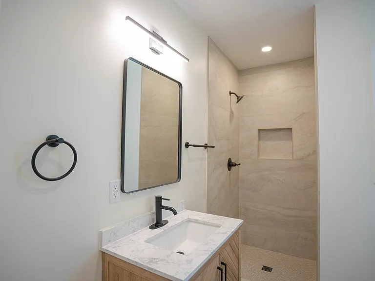1038 S Westmoreland Ave #2 — Photo 13