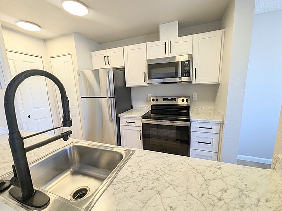 2nd image of 10850 NE 68th St APT 305