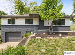 2102 Pleasantview Ln, Bellevue, NE 68005