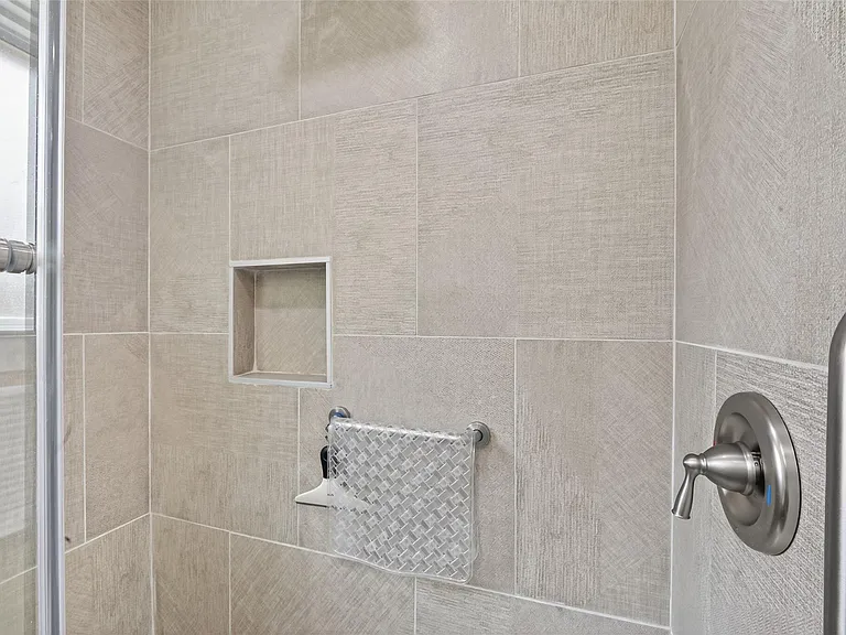 11230 Huggins Dr — Photo 39