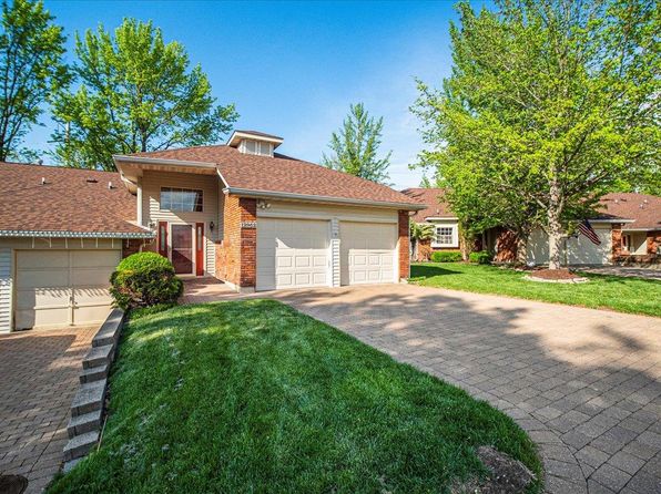 12952 Autumn View Dr, Saint Louis, MO 63146