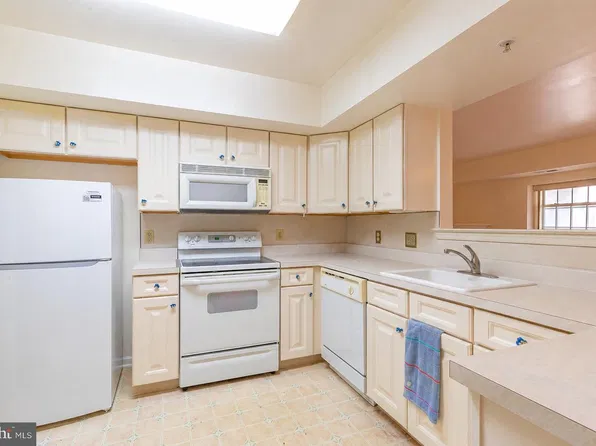 236 Brandon Rd, Jeffersonville, PA 19403