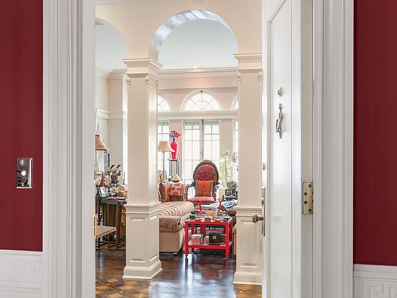 5th image of 521 Park Ave