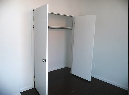 Rented by Realty Advisors Group | media 60