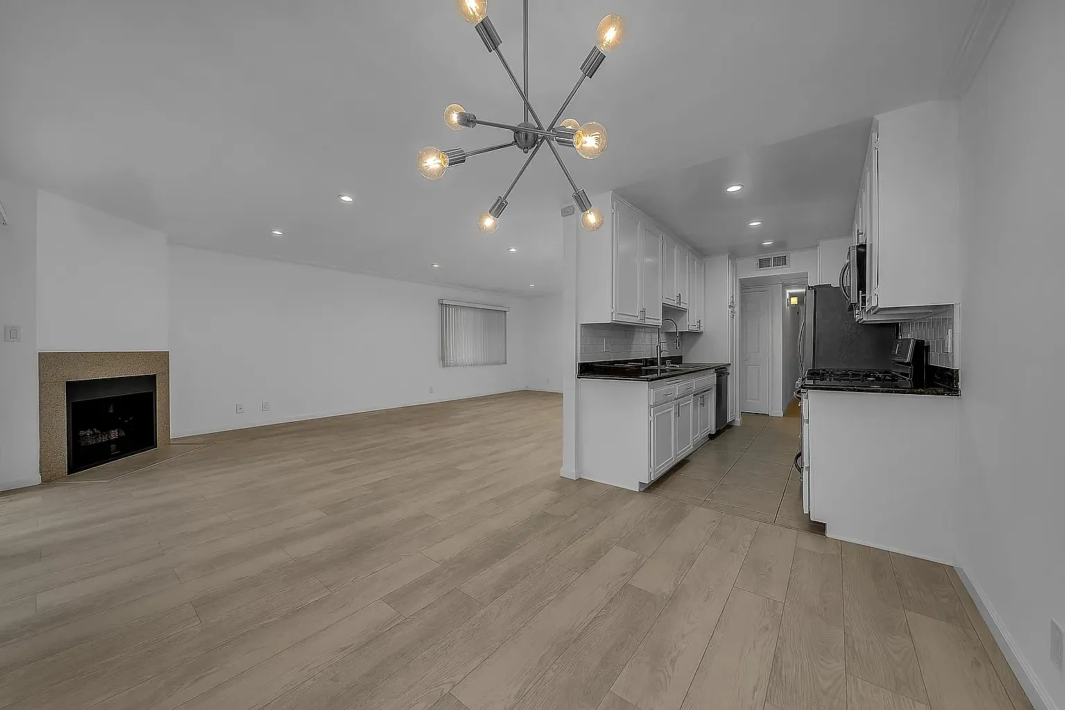 1946 Selby Apartments — Photo 3