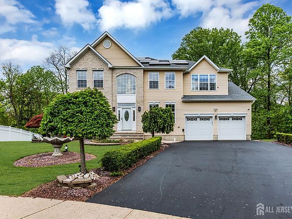5th image of 73 Stratton Rd