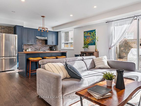 5th image of 469 Claridge Rd #5