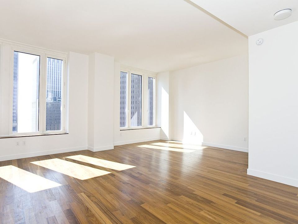 1st image of 15 William St #26D1