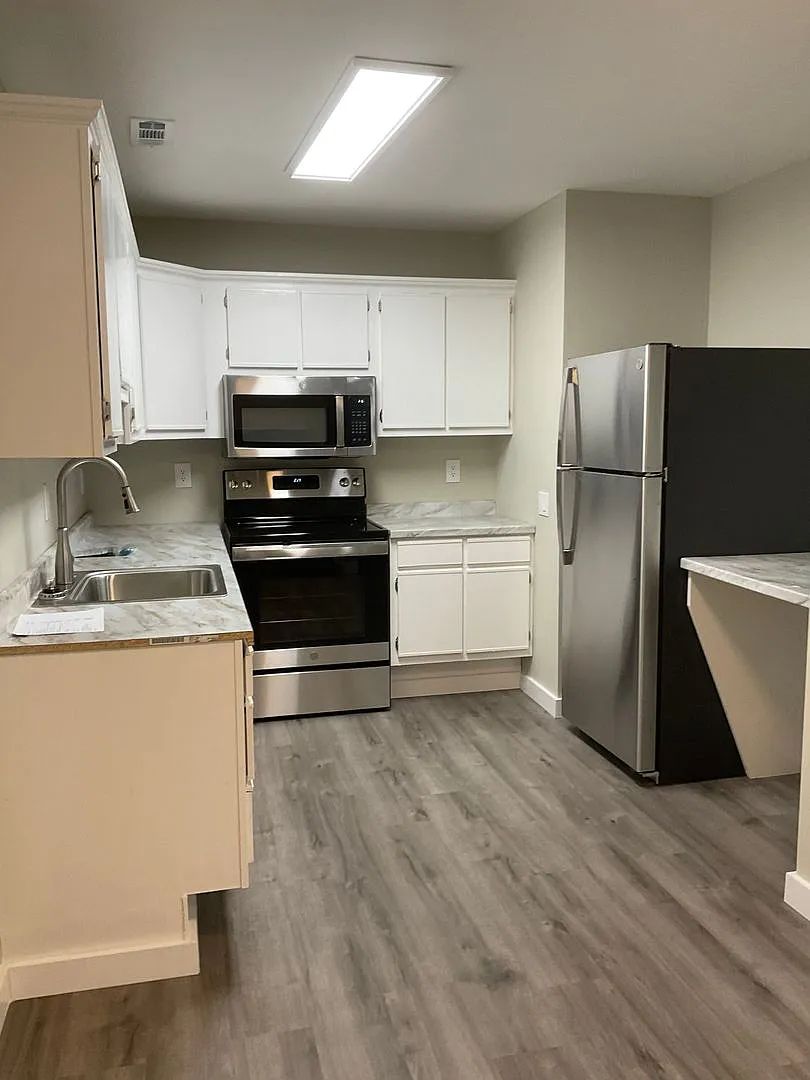 West End Lofts — Photo 1
