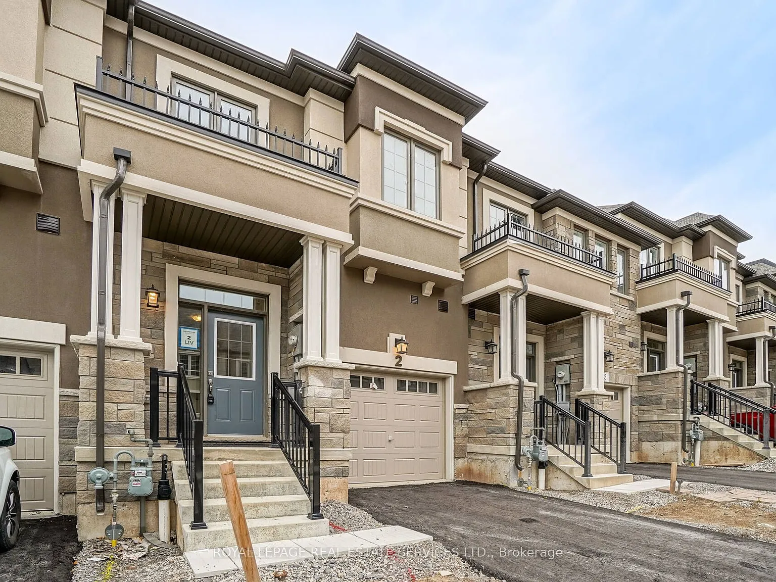 3 bed, $2,950 — Photo 2