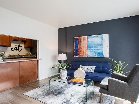 4th image of 3201 E Seneca St APT 111