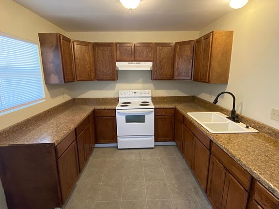 2nd image of 100 Fairfax St #B