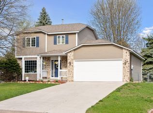 2917 McKinley Dr, Woodbury, MN 55125