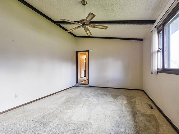 1525 Buttonwood Dr Fort-large-038-40-Living Room2-1499x1000-72dpi (1).jpg