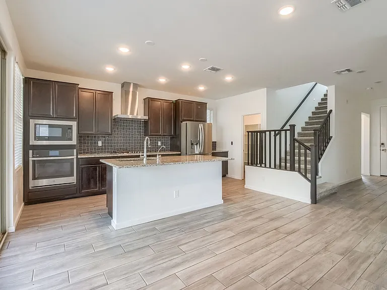 1362 W Crane Dr — Photo 5