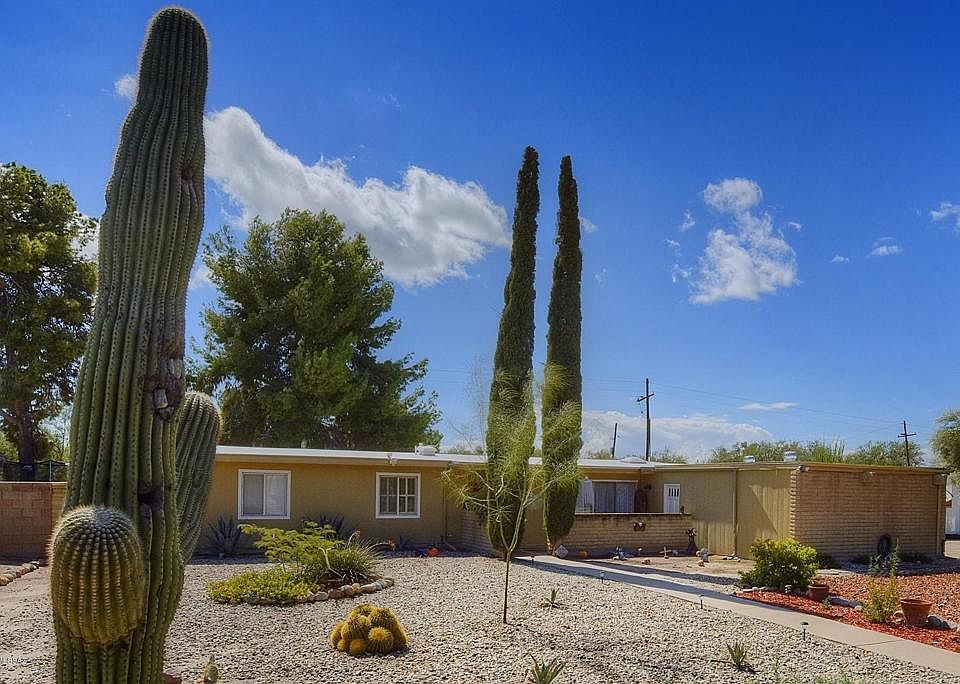 1st image of 7530 E Calle Los Arboles