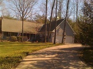 2921 Hemlock Rd, Willoughby Hills, OH 44094