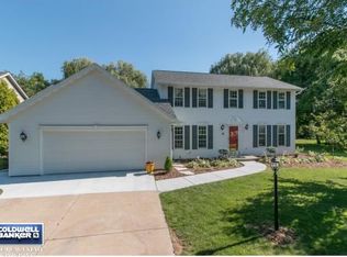 27 Lamplighter Ct, Appleton, WI 54914