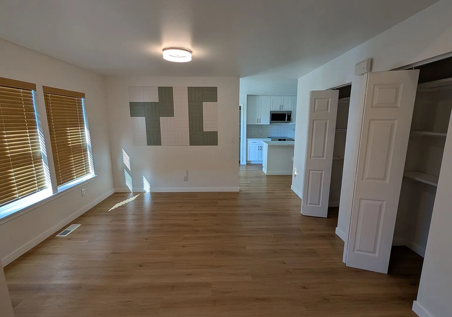 Spacious 4BR House in West Seattle — Photo 4