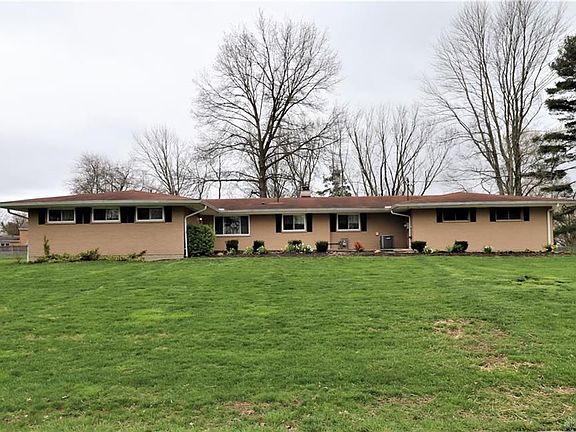 2nd image of 104 Castanea Dr