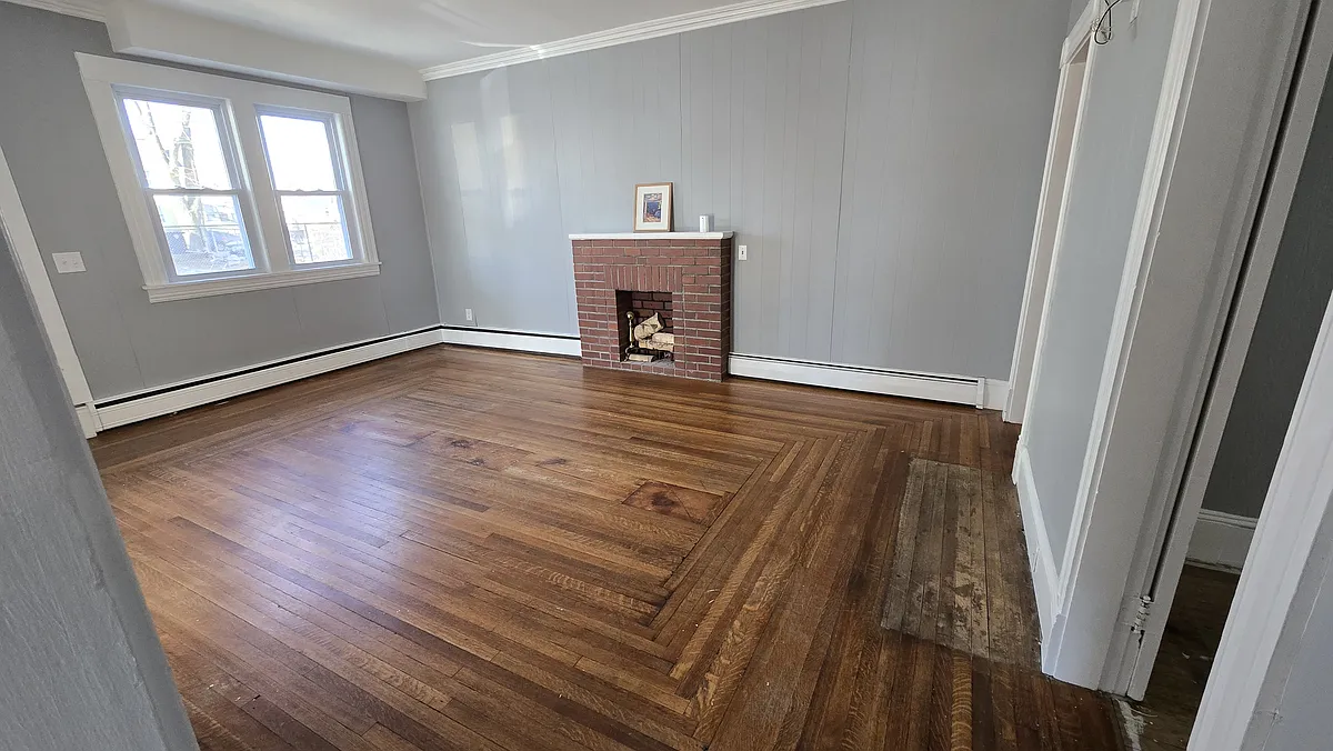Living room - 63 Kinsley St #1/2