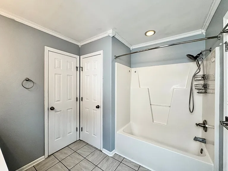 1733 Bernstein Dr — Photo 38
