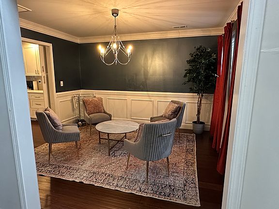 Furnished Lounge Room