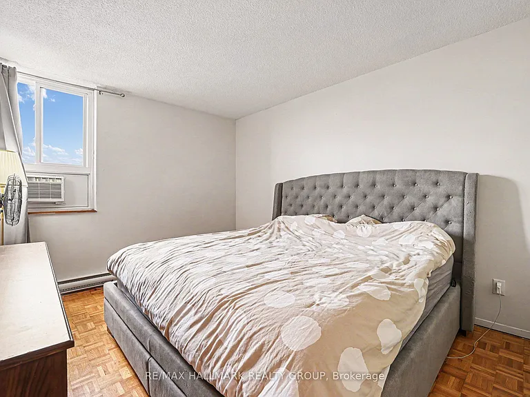 2000 Jasmine Cres #1002 — Photo 11