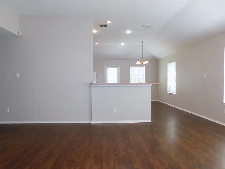 8613 Sagebrush Trl — Photo 8