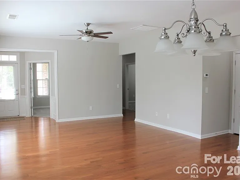 17534 Hawks View Dr — Photo 12