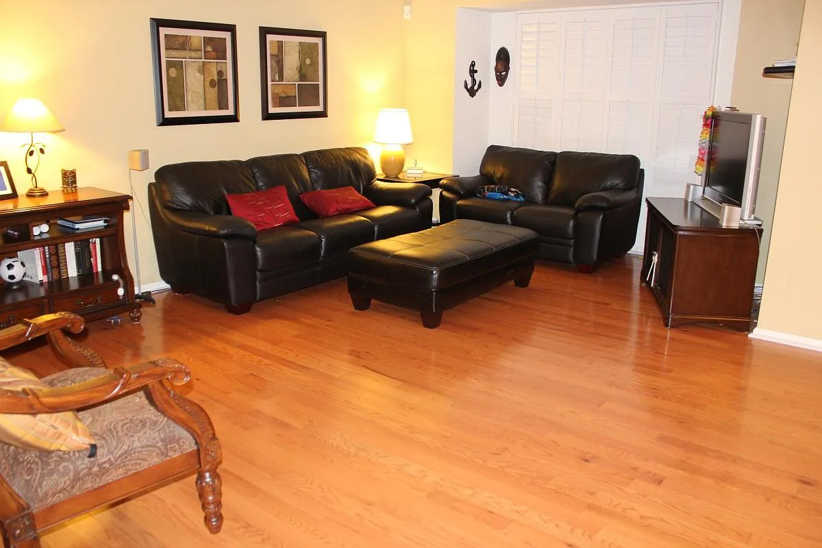 2 bed, 2.5 bath, 1400 sqft, $3,000 — Photo 2