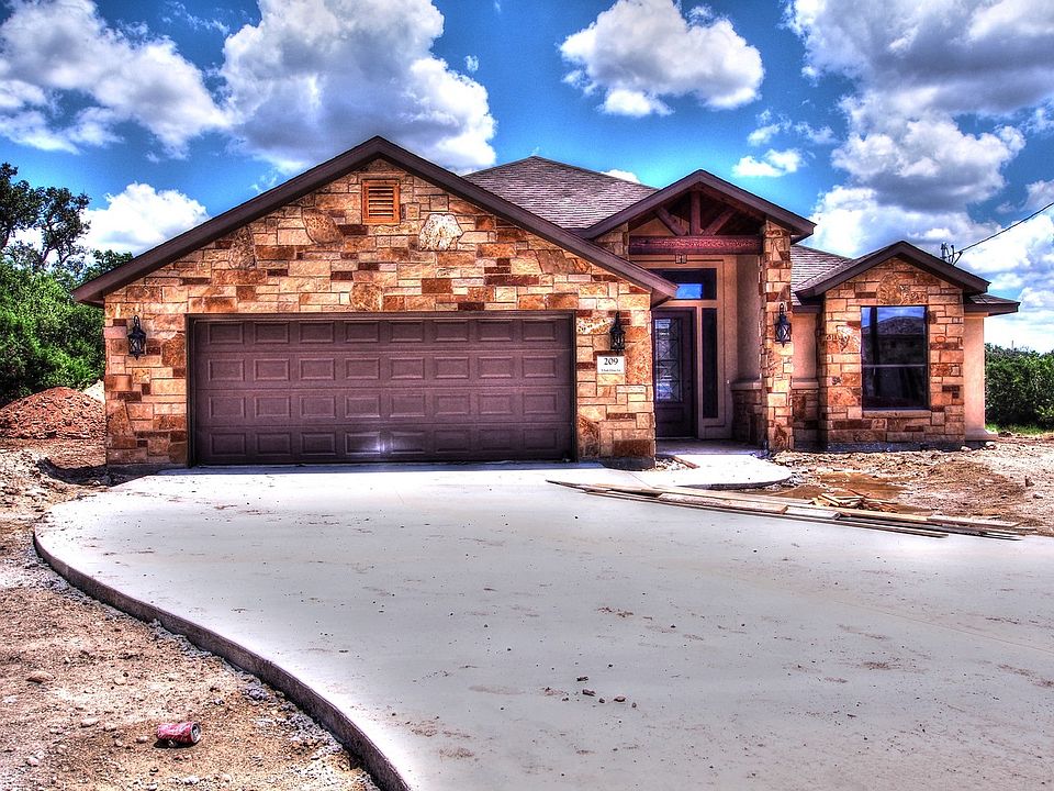 1st image of 209 S Saw Grass Ln
