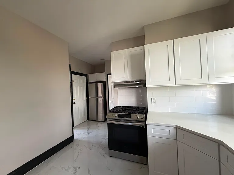 52 Greenville Ave #39E — Photo 4