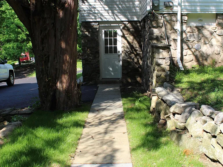 3685 Gomer St — Photo 4