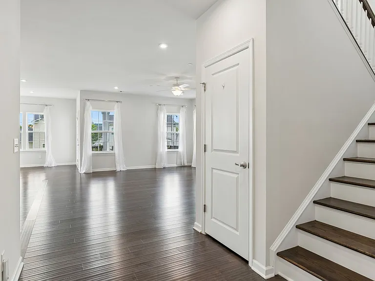 2030 Oglethorpe Dr — Photo 11