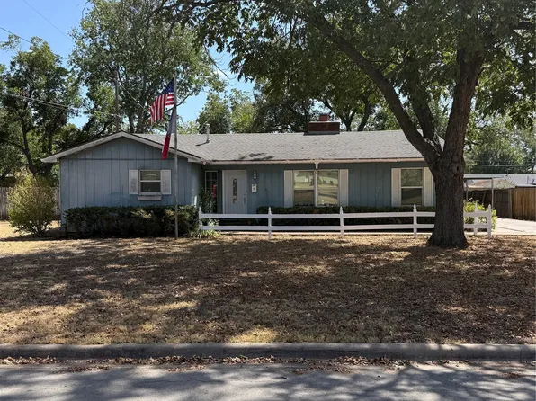 1101 W Chambers St, Cleburne, TX 76033