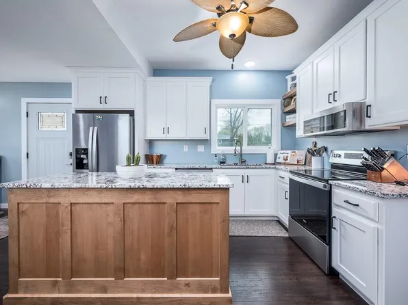 1101 W 5th St, Holton, KS 66436