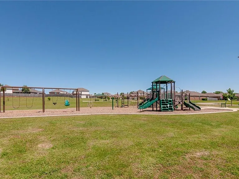 4134 Petersburg Dr — Photo 35
