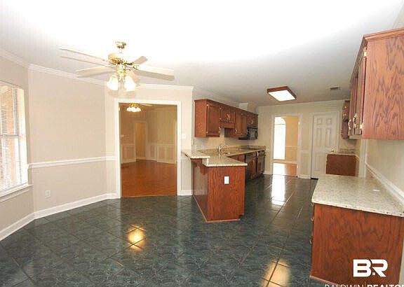 4th image of 1124 N Sutherlin Ct