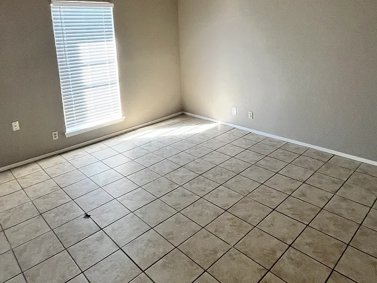 4811 W Cuthbert Ave #A — Photo 8