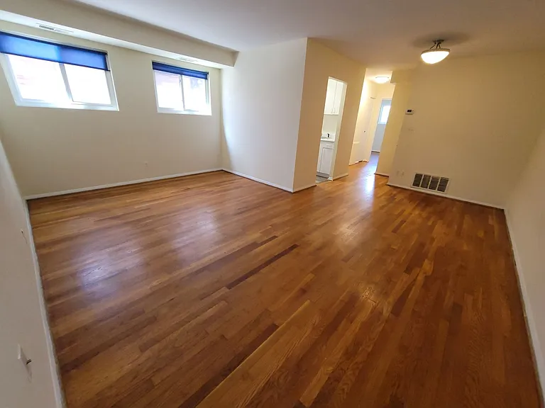 2637 Saint Paul St — Photo 8