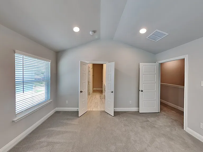 315 Athenia Dr — Photo 6