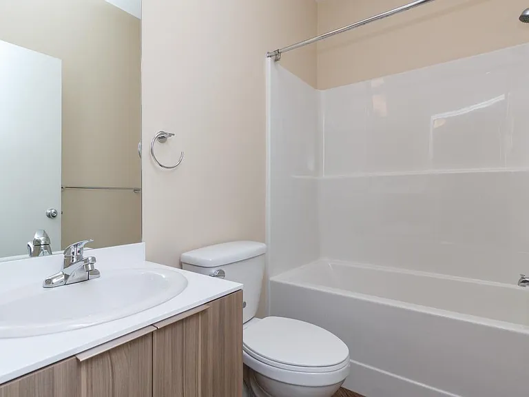 1085 Goldstream Ave — Photo 36