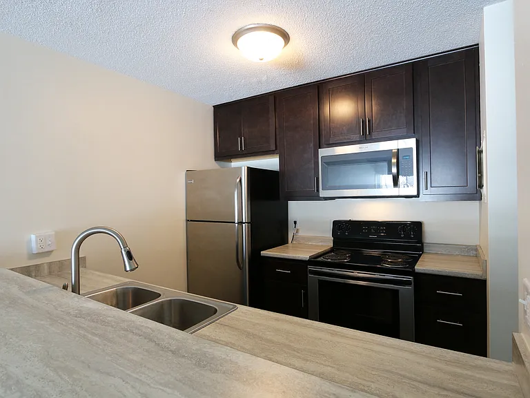 Lexington Hills Apartments — Photo 15