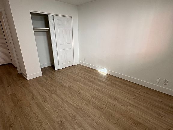 3rd image of 446 SW 4th Ave APT 2