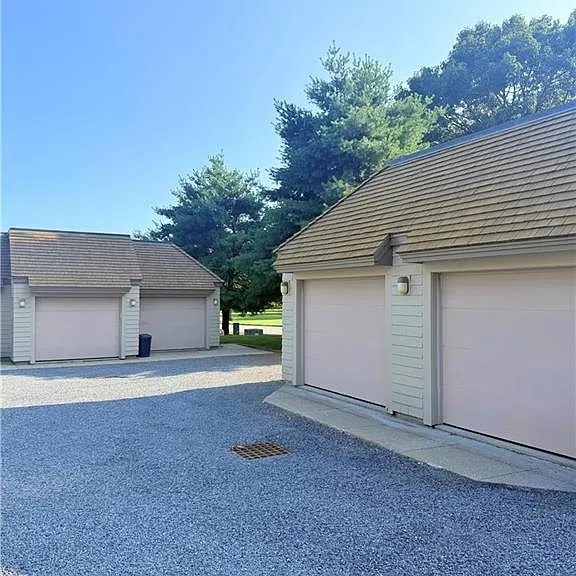 2 Weetamoe Farm Dr — Photo 4