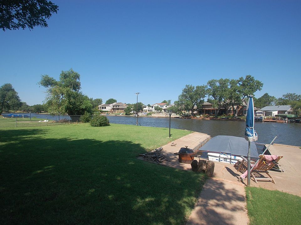 Lake & Dock (behind Home)
