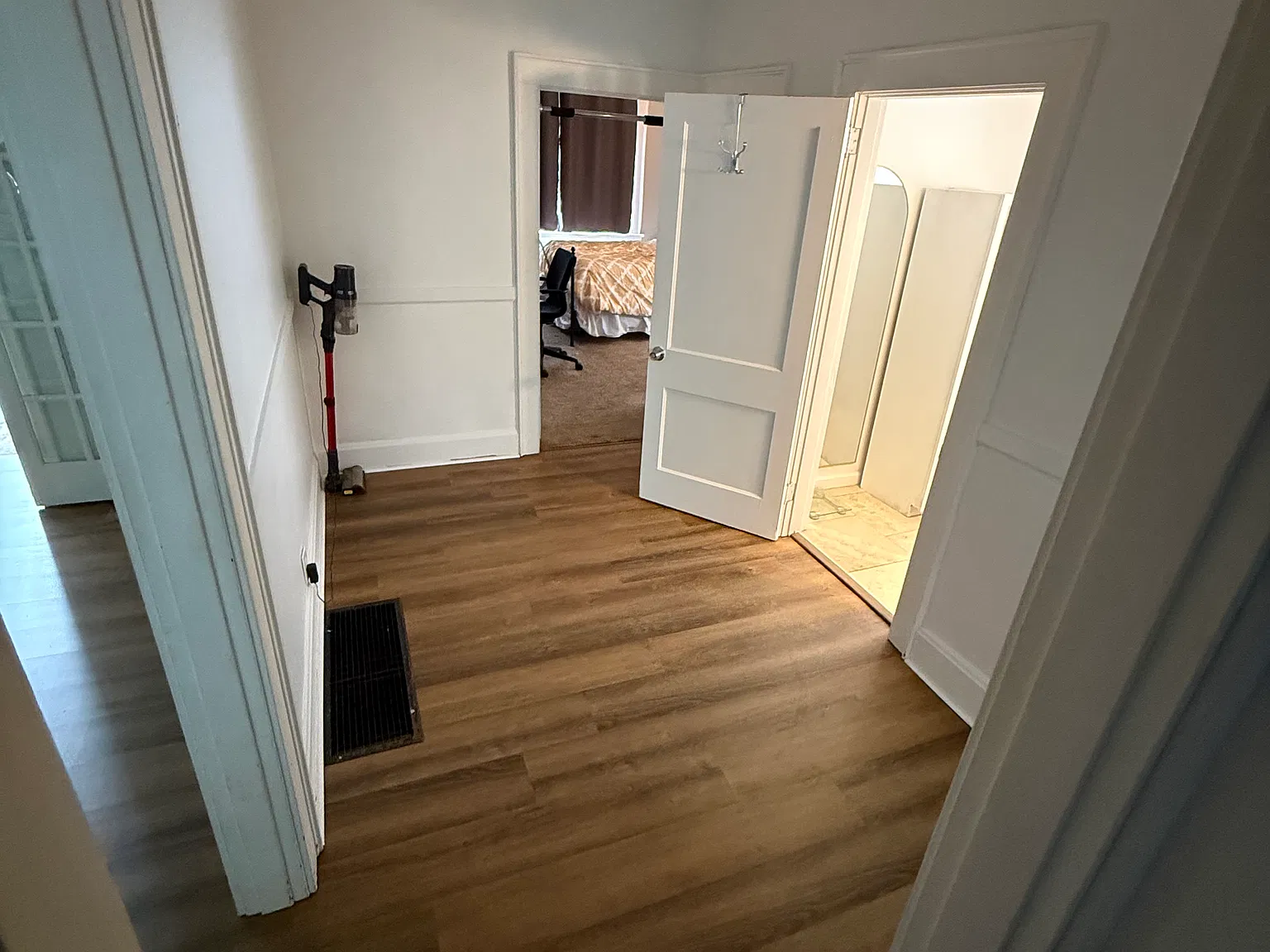 3 bed, 2314 sqft, $2,400 — Photo 4
