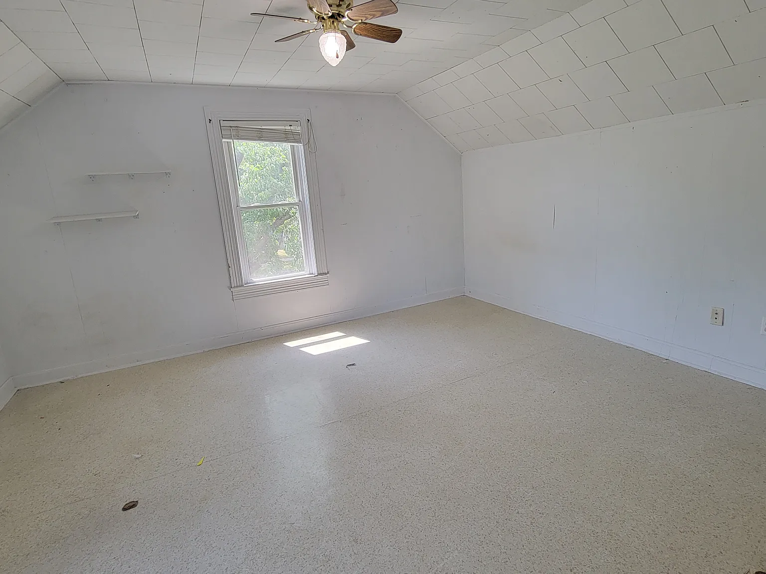 6 bed, $2,025 — Photo 4