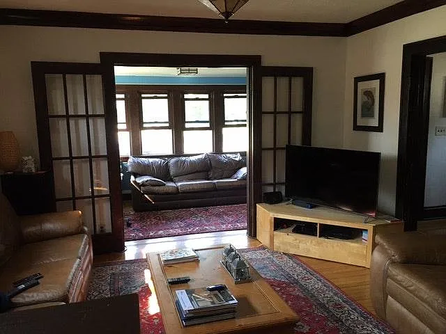 2418 33rd Ave NE — Photo 7